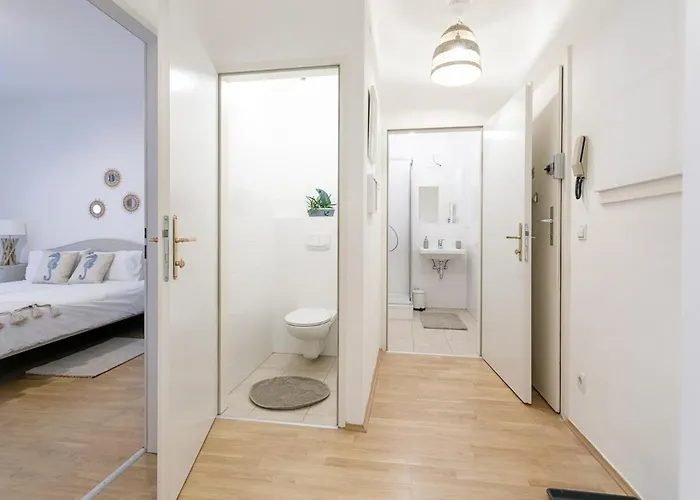 Operasteet Residences - Business